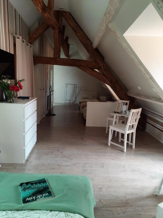 La Maison Genevier - Chambre La Family Montreuil-en-Touraine Buitenkant foto